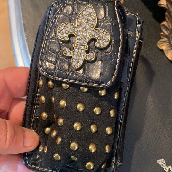 Kathy Van Zeeland Accessories - Kathy Van Zeeland purse cell phone case Black gold silver vintage fleur di lis